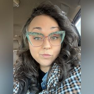 Meet your Posher, Krystal hawk